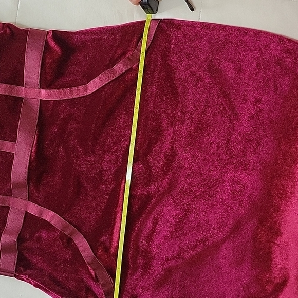 Guess Bodycon Velvet Bordeaux Dress SZ L N… - Picture 9 of 15
